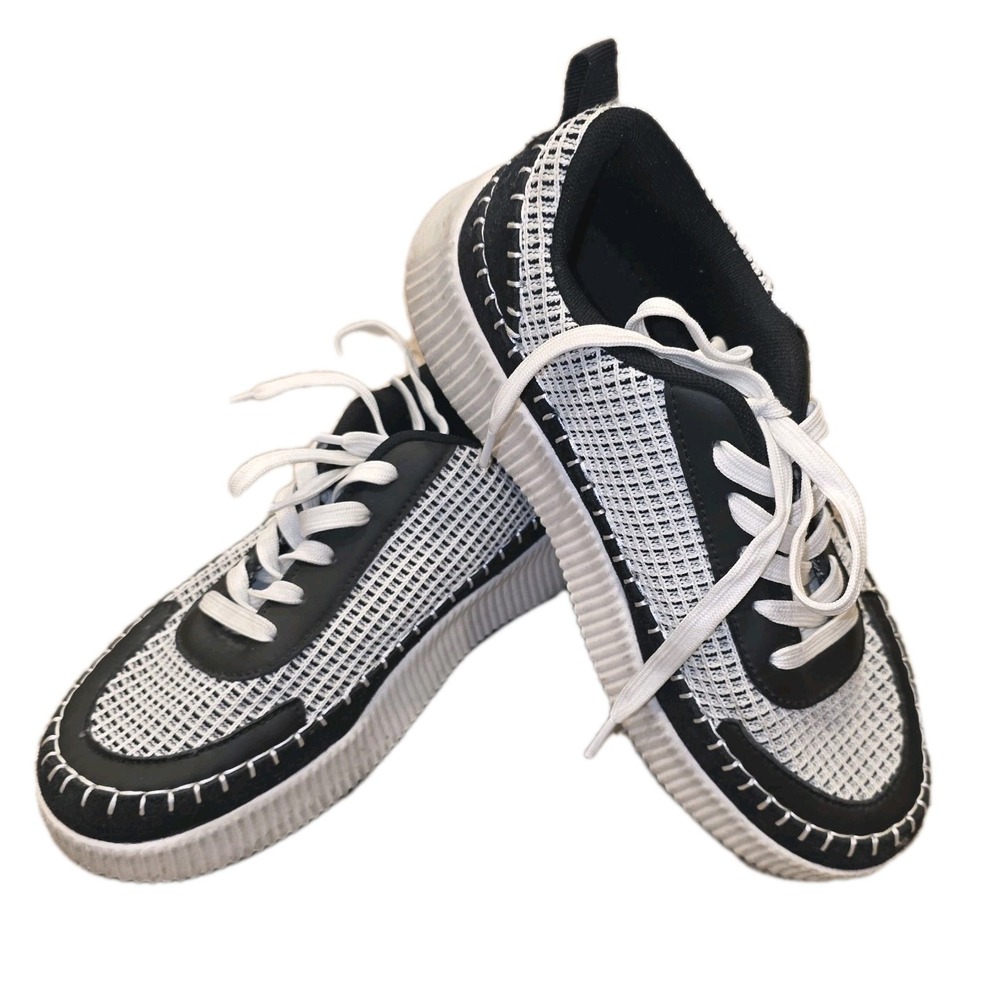 EUC Nicole Miller New York Brita Crochet Patchwork Sneakers Sz 7.5